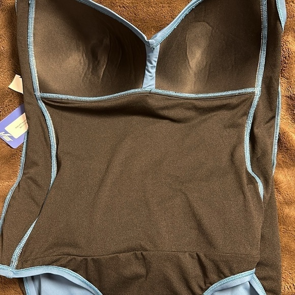 NWT HILOR Twist Front Slimming Swimsuit Sz 16 - Picture 5 of 9